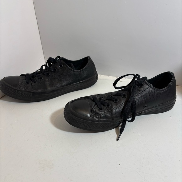 Converse all star black leather low top lace up shoes in size 7 women’s - Picture 3 of 12